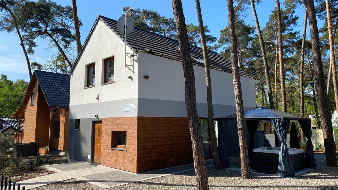 Grey House Villa Boszkowo Exteriör bild